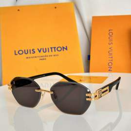 Picture of Louis Vuitton Sunglasses _SKUfw79480086fw